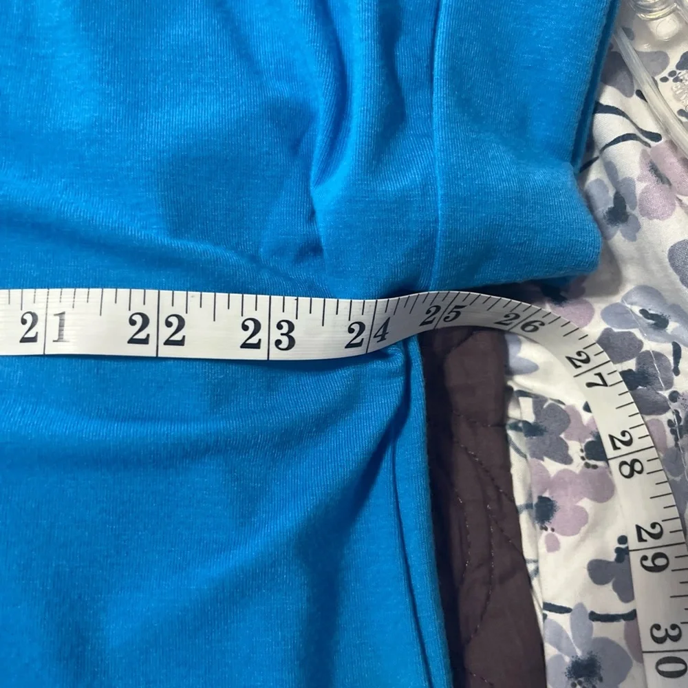 Zenana Outfitters Bright Blue V-Neck Tee - Picture 6 of 8